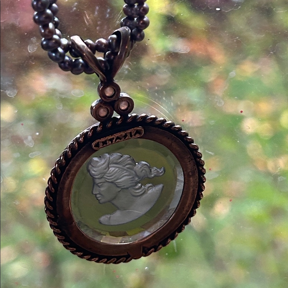 Extasia Intaglio and pearl Necklace - Picture 5 of 11